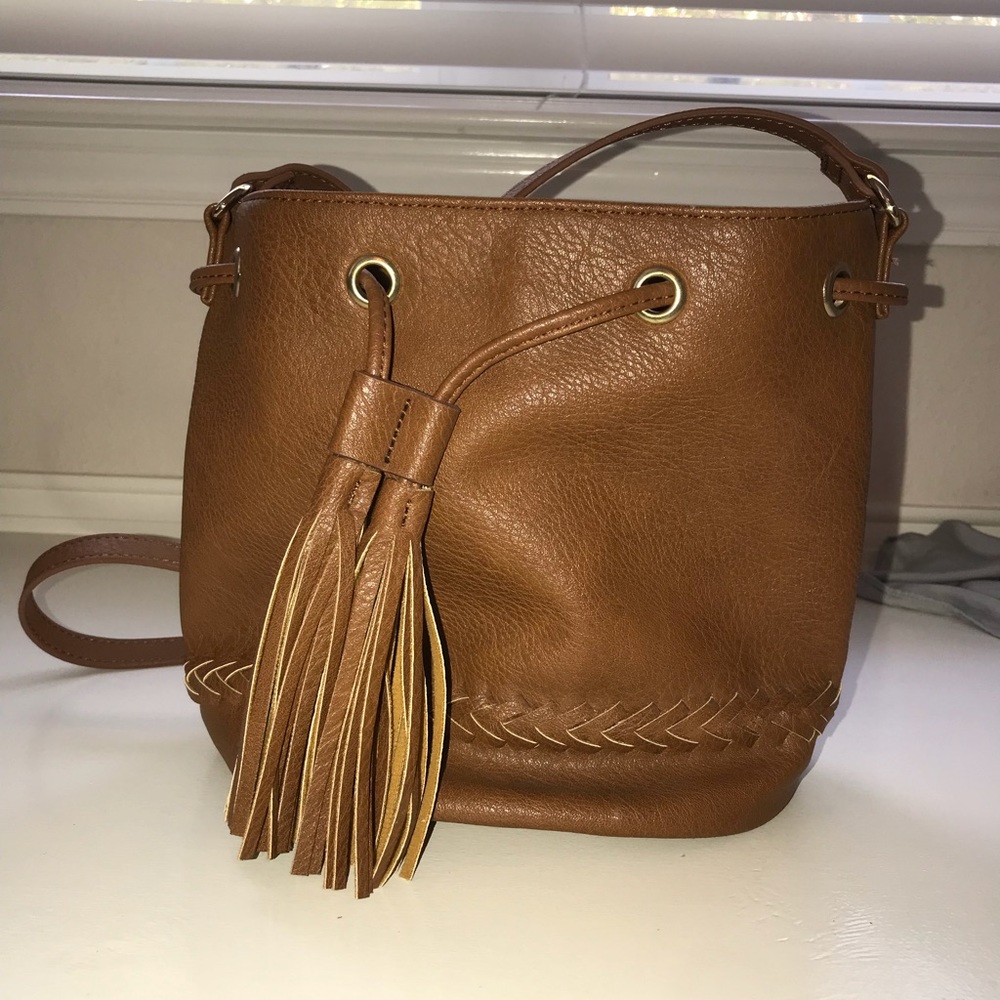 Forever 21 bucket crossbody